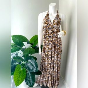 Valija long Maxi dress Size L (fit super well sizes smaller)